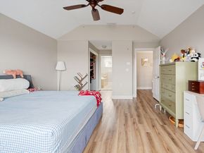 806 Ledgewood Way 806, Clinton MA 01510