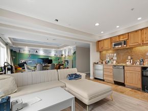 806 Ledgewood Way 806, Clinton MA 01510