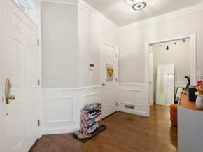 806 Ledgewood Way 806, Clinton MA 01510