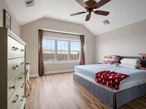 806 Ledgewood Way 806, Clinton MA 01510