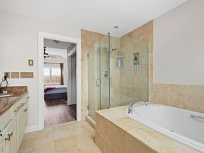 806 Ledgewood Way 806, Clinton MA 01510