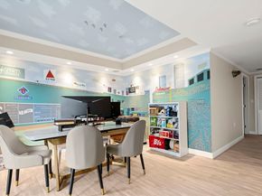 806 Ledgewood Way 806, Clinton MA 01510