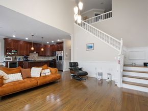 806 Ledgewood Way 806, Clinton MA 01510