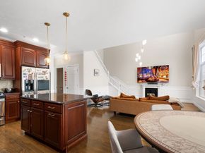 806 Ledgewood Way 806, Clinton MA 01510