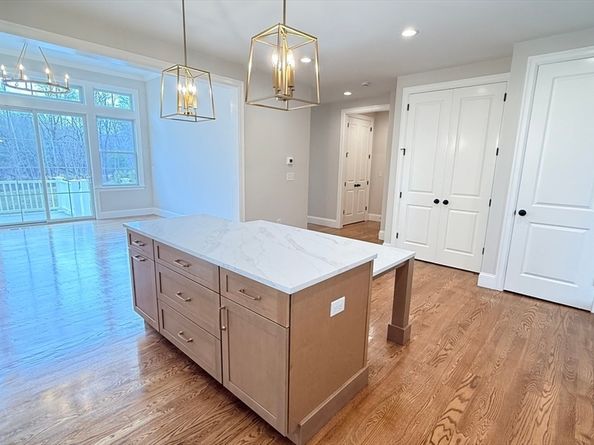 Unit 4 Powder House Lane 4, Walpole MA 02032