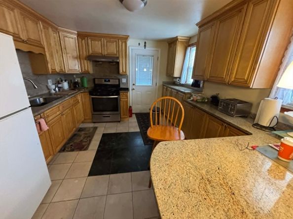 11 Othello St, Brockton MA 02301