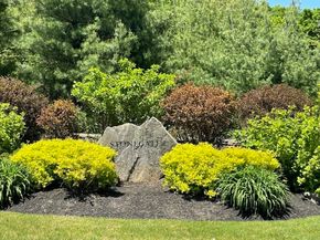 2 Stonegate Ln, Dover MA 02030