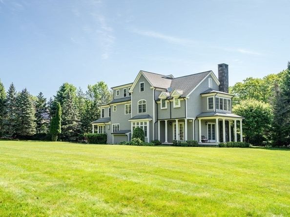 2 Stonegate Ln, Dover MA 02030