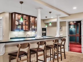 2 Stonegate Ln, Dover MA 02030