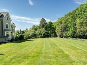 2 Stonegate Ln, Dover MA 02030