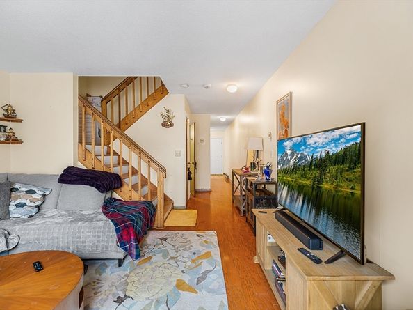 60 Bradley St ., Somerville MA 02145