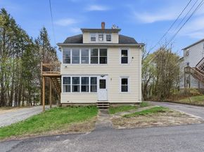 7 Third Avenue, Dudley MA 01571