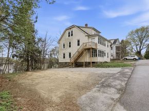 7 Third Avenue, Dudley MA 01571