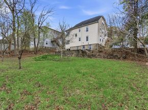 7 Third Avenue, Dudley MA 01571