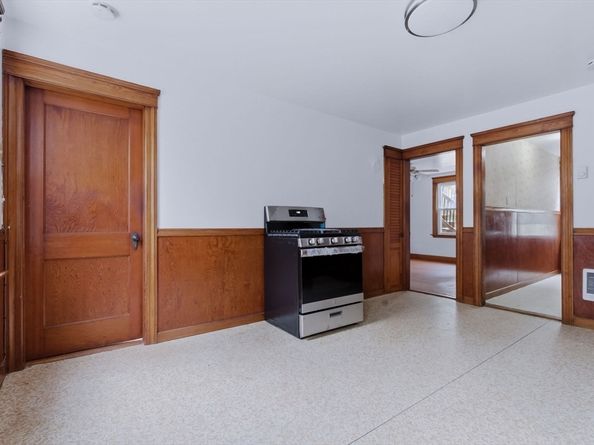 7 Third Avenue, Dudley MA 01571