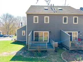 31 Blithewood Ave 1201, Worcester MA 01604