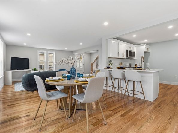 8 Hammatt St 2, Ipswich MA 01938