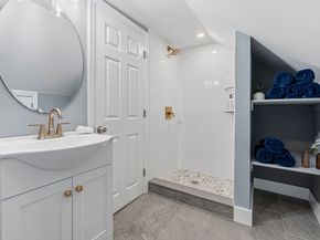 8 Hammatt St 2, Ipswich MA 01938