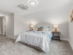 8 Hammatt St 2, Ipswich MA 01938