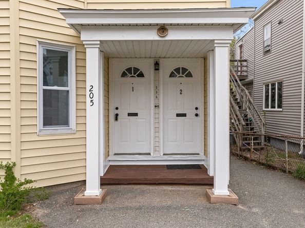 205 Webster Ave, Chelsea MA 02150