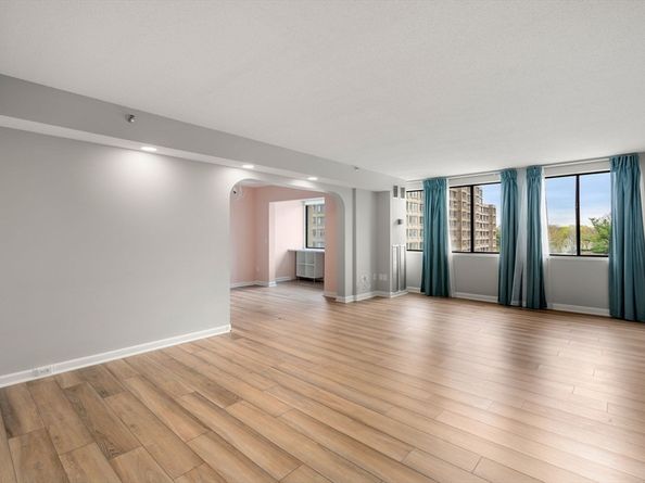 250 Hammond Pond Parkway 609N, Newton MA 02467