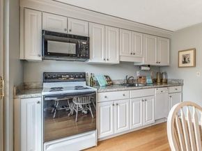 20 Washington Park Dr 12, Andover MA 01810