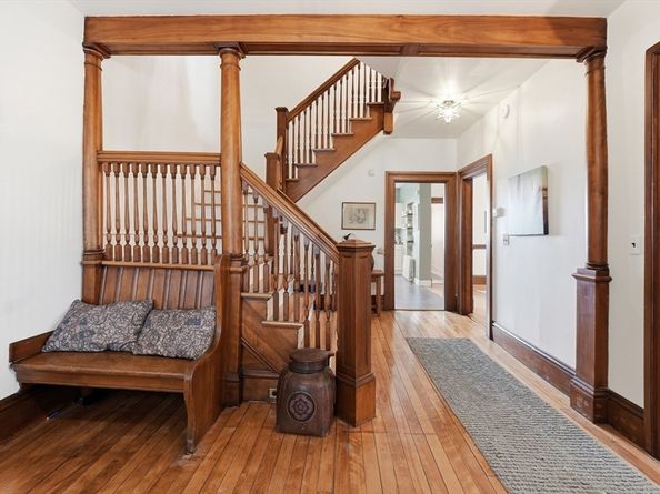 8 Westland St, Worcester MA 01602