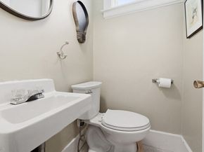 8 Westland St, Worcester MA 01602