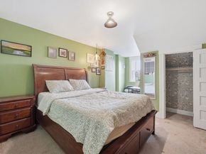 8 Westland St, Worcester MA 01602