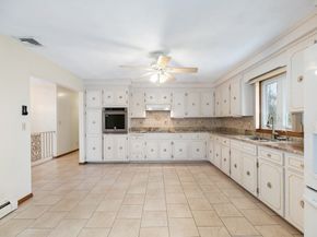 35 Reservoir Rd, Gloucester MA 01930