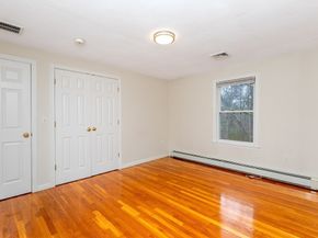 20 Teaberry Ln 1, Braintree MA 02184