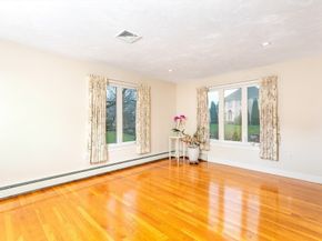 20 Teaberry Ln 1, Braintree MA 02184
