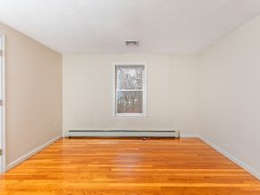 20 Teaberry Ln 1, Braintree MA 02184