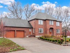 20 Teaberry Ln 1, Braintree MA 02184
