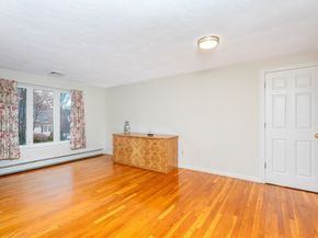 20 Teaberry Ln 1, Braintree MA 02184