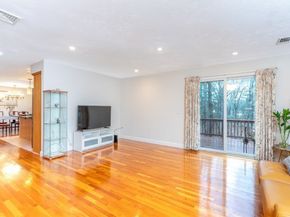 20 Teaberry Ln 1, Braintree MA 02184