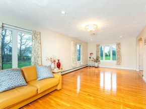 20 Teaberry Ln 1, Braintree MA 02184