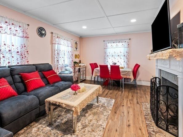 28 Maple, Southbridge MA 01550