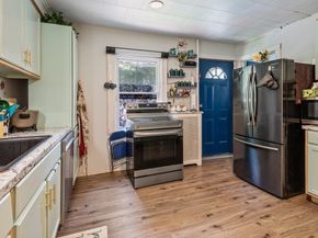 28 Maple, Southbridge MA 01550