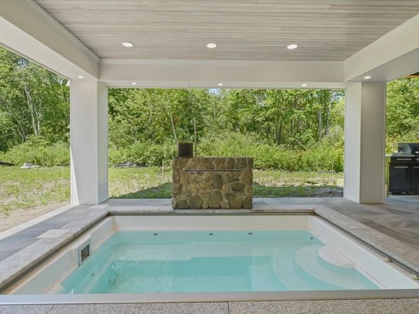 70 Mccallar Lane, Concord MA 01742
