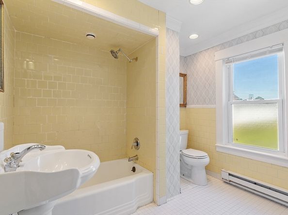 24 Brouilette St A, Chelmsford MA 01863