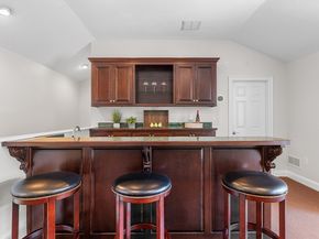 9 Tulip Way, Medway MA 02053