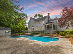 9 Tulip Way, Medway MA 02053