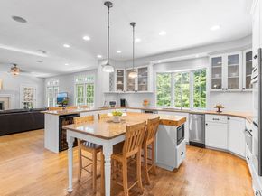 9 Tulip Way, Medway MA 02053