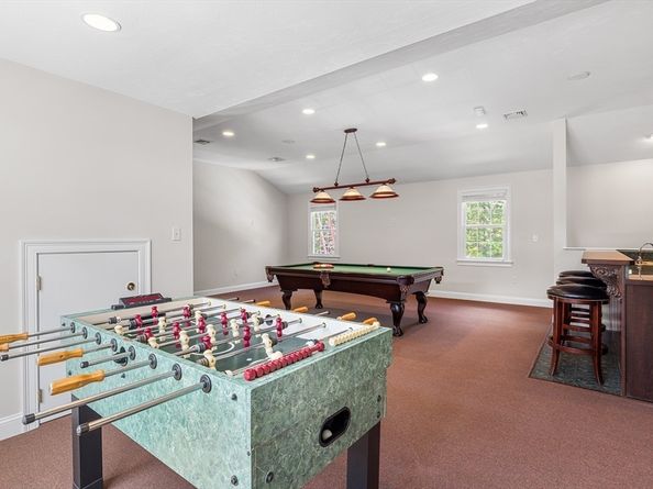 9 Tulip Way, Medway MA 02053
