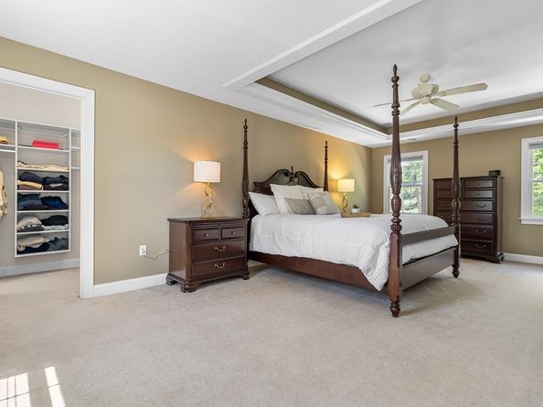 9 Tulip Way, Medway MA 02053
