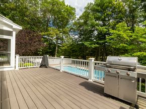 9 Tulip Way, Medway MA 02053