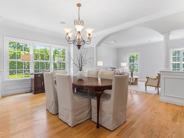 9 Tulip Way, Medway MA 02053