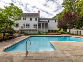 9 Tulip Way, Medway MA 02053