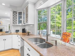 9 Tulip Way, Medway MA 02053